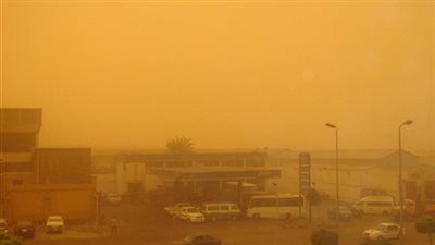 العواصف الترابية تغطى سماء الشرقية