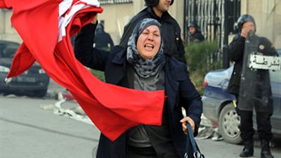 كاتب صحفي: أراهن على الشعب التونسي في إسقاط حركة النهضة