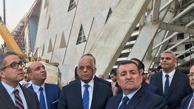 وفد برلماني برئاسة عبد العال يتفقد المتحف المصري الكبير (صور)