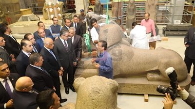 10 صور ترصد تفاصيل جولة رئيس البرلمان بالمتحف المصري الكبير