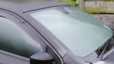 بالفيديو.. أسهل طريقة لمنع تجمع البخار على نوافذ سيارتك