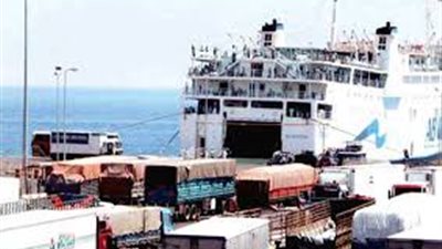 ميناء نويبع يستقبل 384 راكبا و48 سيارة