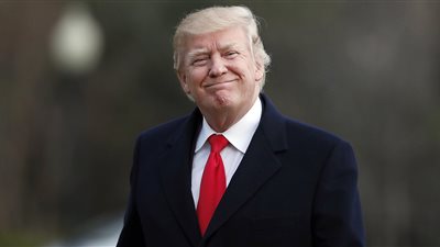 ترامب يهدد بوقف نشاط الحكومة حال عدم تمويل بناء الجدار مع المكسيك