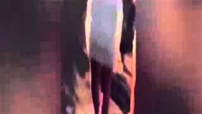 بالفيديو.. عصابة فتيات تعتدي على مراهقة بالضرب والركل