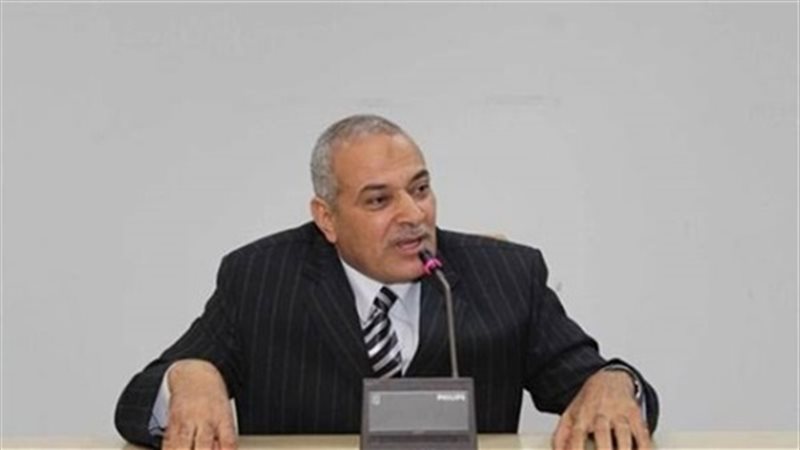  الدكتور عبد العزيز