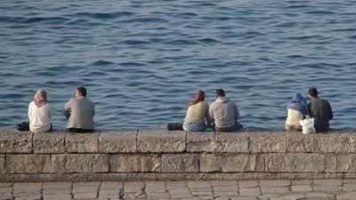 «رؤية الخطيبة عارية» تفتح ملف الفتاوى الشاذة.. مغربي يبيح معاشرة الزوجة الميتة والجنس الفموي وجماع الدمى ويحرم أكل المرأة للموز.. «عفت» يحرم التصويت لـ«الفلول».. وأخرى تح