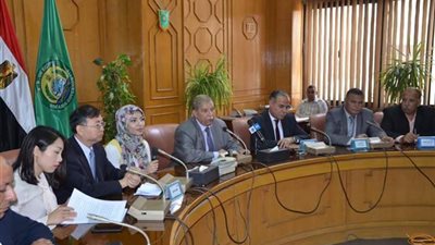 قنصل الصين باﻹسكندرية يستعرض الفرص الاستثمارية بالإسماعيلية 