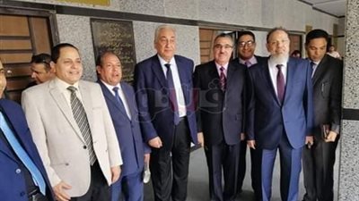 سامح عاشور يصل محكمة العباسية لحضور جلسة محام متهم بخيانة الأمانة