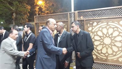 بالصور.. وحيد حامد والغيطي والخولي في عزاء مظهر أبو النجا