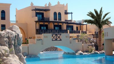 رجال الأعمال يسيطرون على «شاليهات» رموز مبارك.. رجل أعمال «قاهرى» يمتلك «شاليه» زكريا عزمي بمليون و350 ألف جنيه..و «كابينة17» تنتقل من ملكية «فتحى سرور