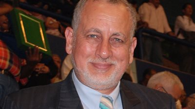 100 دولار مكافأة لـ