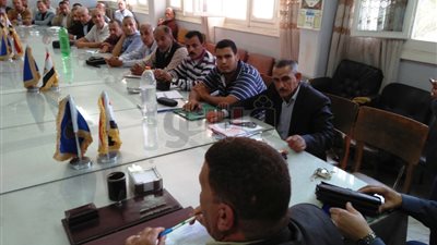 إحياء مشروع مكافحة ذباب الفاكهة بالمصايد الجنسية في البحيرة