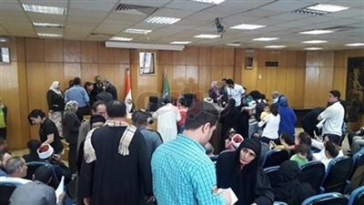 مستشار رئيس الوزراء يعرض خطة رعاية أسر الشهداء والمصابين بالمنيا