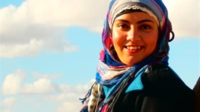 متخصصة نفسية: احذرى النفاق والثرثرة أمام طفلك