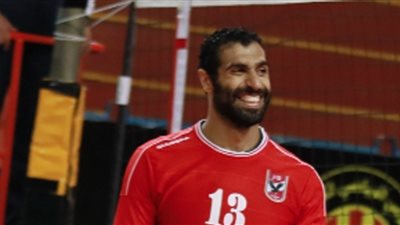 لاعب طائرة الأهلي يبدأ برنامجه التأهيلي بعد جراحة الصليبي