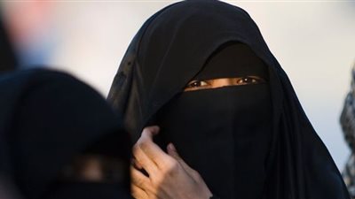 سعودي يطلق زوجته بعد 37 عاما زواج وإنجاب 6 أولاد بدعوى أنها أخته