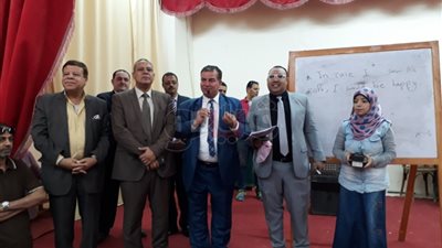 انتظام 1500 طالب بالثانوية العامة بالمراجعات المجانية بالفيوم (صور)