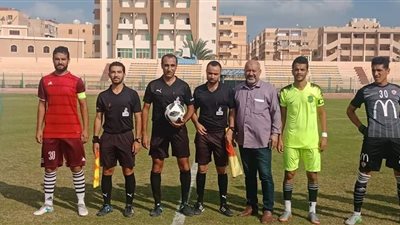 غرائب دوري القسم الثاني والثالث 2019..طفل يشاهد مبارة بنها وبطا بـ «قلمه وكراسته».. مشجع يخاطر بحياته لمتابعة مباراة من البلكونة.. «كلب» يقتحم ملعب كفر الزيات والمحلة.. وسرقة متعلق