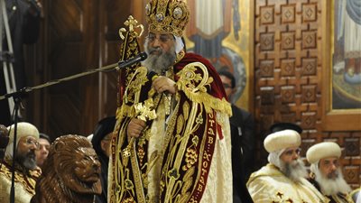 البابا يُطالب النشطاء الأقباط بوقف حصار السفارة الليبية.. ويؤكد: ليبيا دخلت مرحلة 