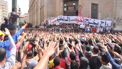 بالفيديو والصور .. مسيرة ألتراس ديفلز تصل مكتب النائب العام