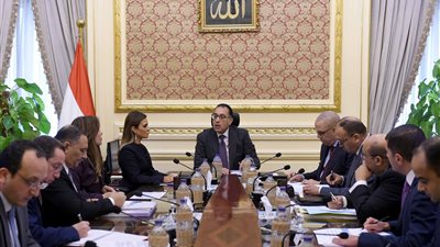 الحكومة تبحث حل مُشكلات مُستثمري الساحل الشمالي.. 