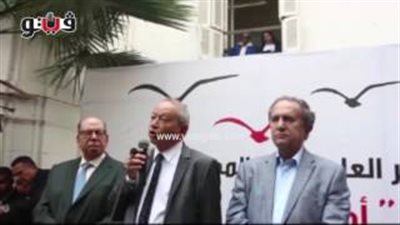 ساويرس لـ«جبهة عصام خليل»: «مشكلتكم أنكم وقعتوا مع صعيدي»