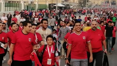 توافد الجماهير على إستاد القاهرة لمؤازرة المنتخب الأوليمبي (صور)