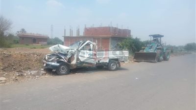 هبوط أرضي يهدد قرية الأحراز بالقليوبية والمسئولون في إجازة (صور)