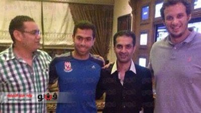 نشطاء يتداولون صورة مفاوضات 