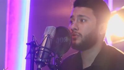 بالفيديو.. محمد أكرم يبدع بغناء «قلبك يا حول الله» لبهاء سلطان