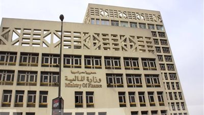 نصف مليار جنيه شهريا.. حصيلة المال الحرام في الدولة.. مباحث الأموال العامة تصطاد المرتشين والمتربحين.. وزارة المالية مصير الأموال منهوبة.. والكسب غير المشروع أخطر الجرائم في حق المصريين