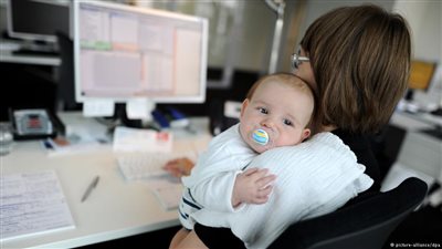 الجلوس كالتدخين.. يضر بصحتك!