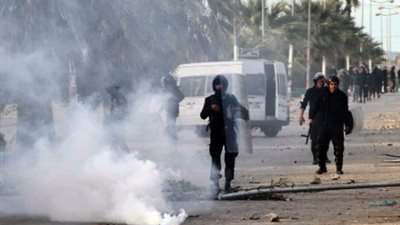 تونس: الشرطة تطلق الغاز لتفريق محتجين في 