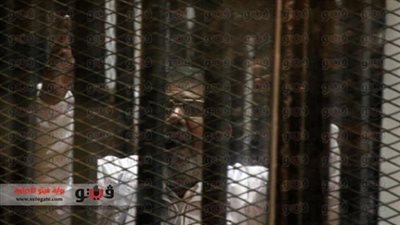 «المعزول» يحتفل بعيد ميلاده الثانى خلف القضبان.. محمد مرسي بدأ نائبًا في برلمان مبارك ثم رئيسا لأول حزب إخواني مصري.. دخل انتخابات الرئاسة كـ