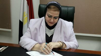 «كرسي الوزارة» ينقذ خالد العناني من المساءلة في قضية المتحف المصري