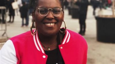 امرأة تتعرض للإهانة على طائرة أمريكية بسبب وزنها (فيديو وصور)