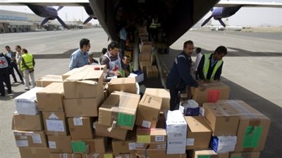 هبوط أول طائرة إغاثية إماراتية في عدن منذ تحريرها