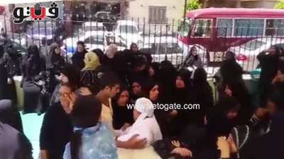 بالفيديو.. والدة شهيد بورسعيد تطلق الزغاريد أثناء تشييع الجثمان