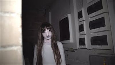 بالفيديو.. 1.5 مليون مشاهدة لفتاة تنفذ مقلب رعب بقناع