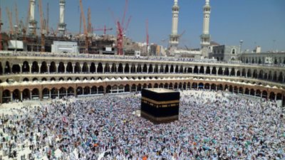 لتجنب عمليات النصب.. 7 نصائح قبل حجز برامج العمرة