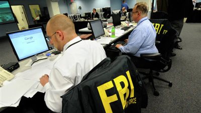 «إف.بي.آي» يحذر من تزايد عمليات احتيال عبر حسابات مزيفة