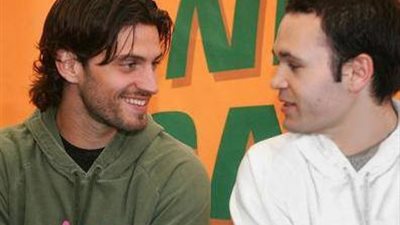 إنيستا يحيي ذكرى 