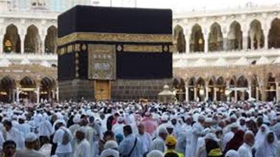 «يا رايحين للنبي الغالي».. السياحة تبدأ موسم العمرة...5 مراحل للشركات لتوثيق العقود.. 7 نصائح للمعتمرين قبل الحجز.. الباركود سر ضمان تنفيذ البرامج.. 5 آلاف جنيه لتذكرة السفر.. و15 ألفا للاقت