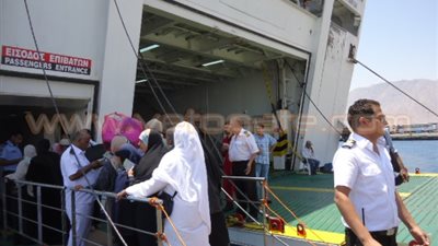 وصول 713 راكبا منهم 266 معتمرا لميناء نويبع البحري