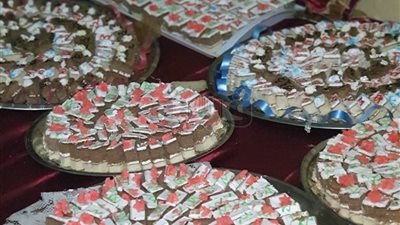 بالحناء والأرز باللبن والتورتة.. أهالي الأقصر يحتفلون بالمولد النبوي