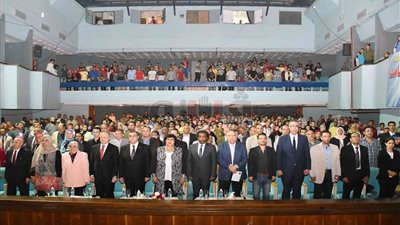 وزيرة الثقافة: المسرح والفن أقوى سلاح ضد الفكر المتطرف (صور)