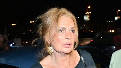 يسرا ناعية هيثم أحمد زكي: «كان واخد جدعنة والده» (فيديو)