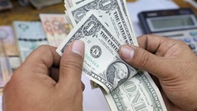 فخرى الفقي يكشف عن انخفاض جديد في سعر الدولار قريبا