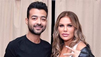 هيثم شاكر ينشر صورته برفقة نيكول سابا: الصديقة العزيزة