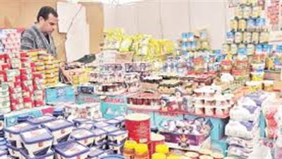 تطبيق الطوارئ على التجار المحتكرين يثير جدلاَ.. المعارضون: قانون استثانئي سيئ السمعة.. تطفيش المستثمرين ومخالف للمادة 27 من الدستور.. المؤيدون: يردع المتلاعبين بقوت الشعب